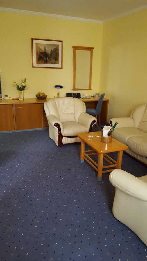 Hotel Prezident Палич Екстериор снимка