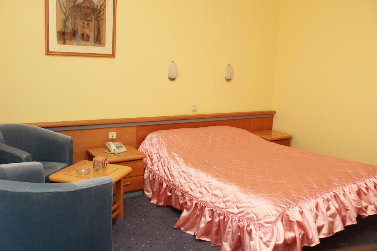 Hotel Prezident Палич Екстериор снимка