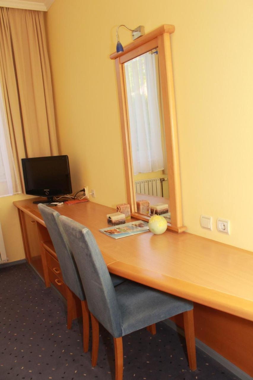 Hotel Prezident Палич Екстериор снимка