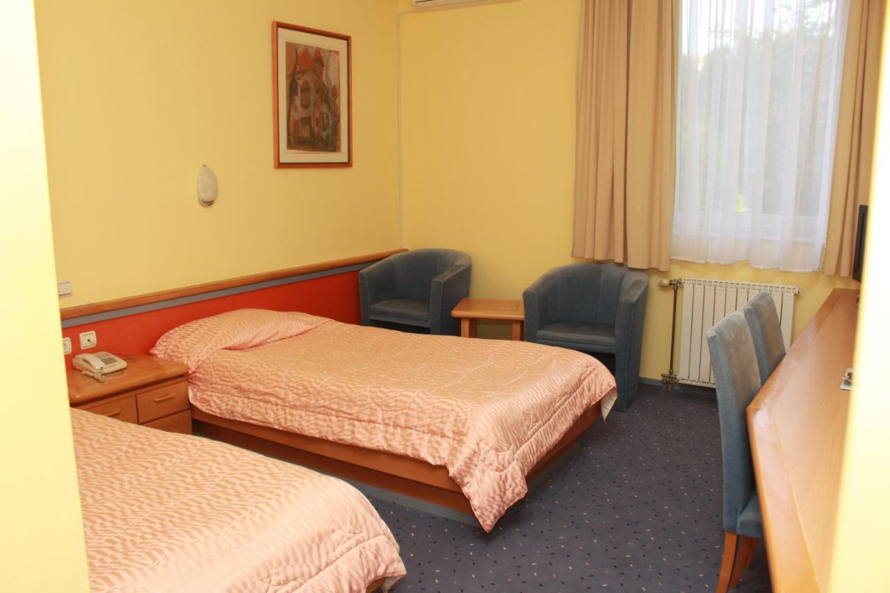 Hotel Prezident Палич Екстериор снимка