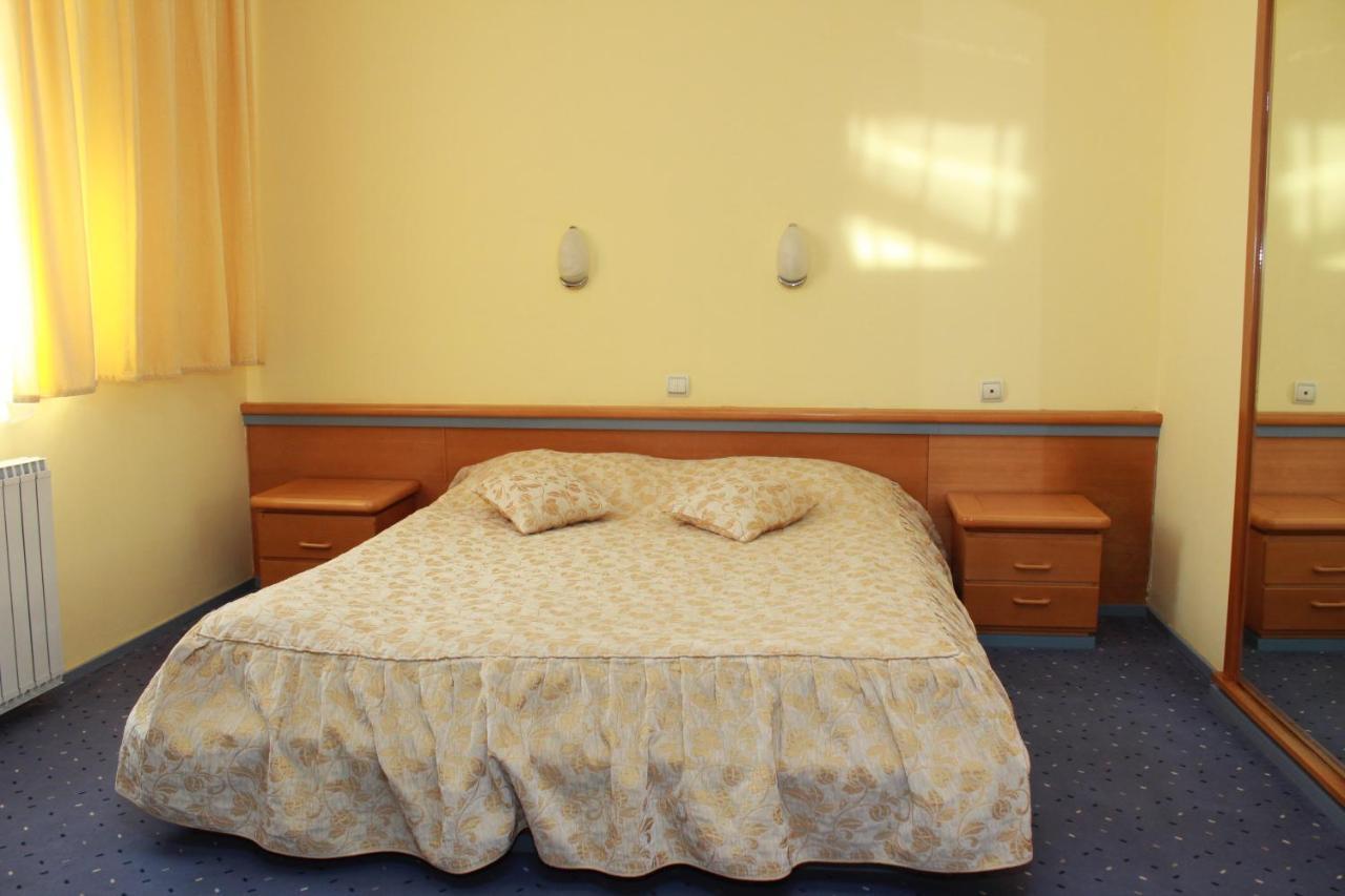 Hotel Prezident Палич Екстериор снимка