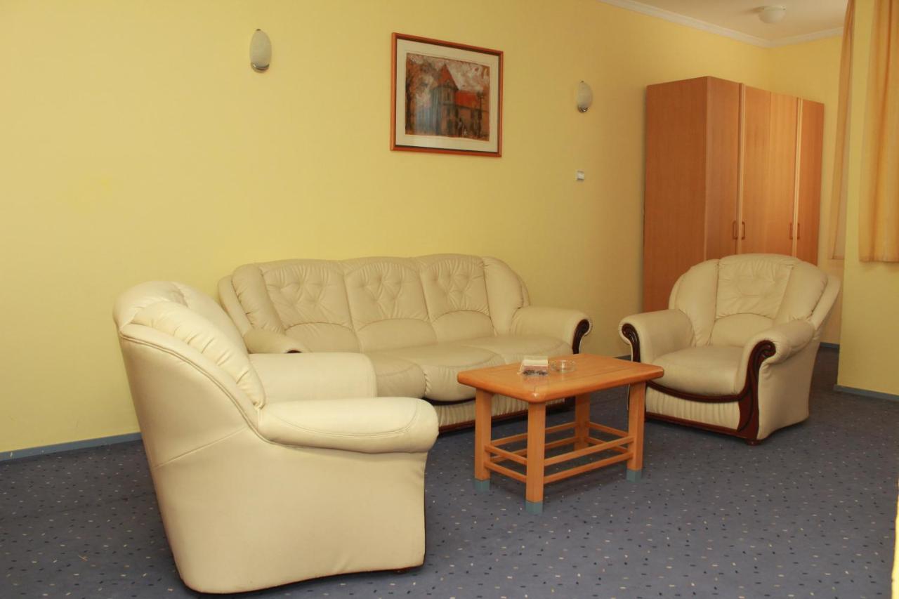 Hotel Prezident Палич Екстериор снимка