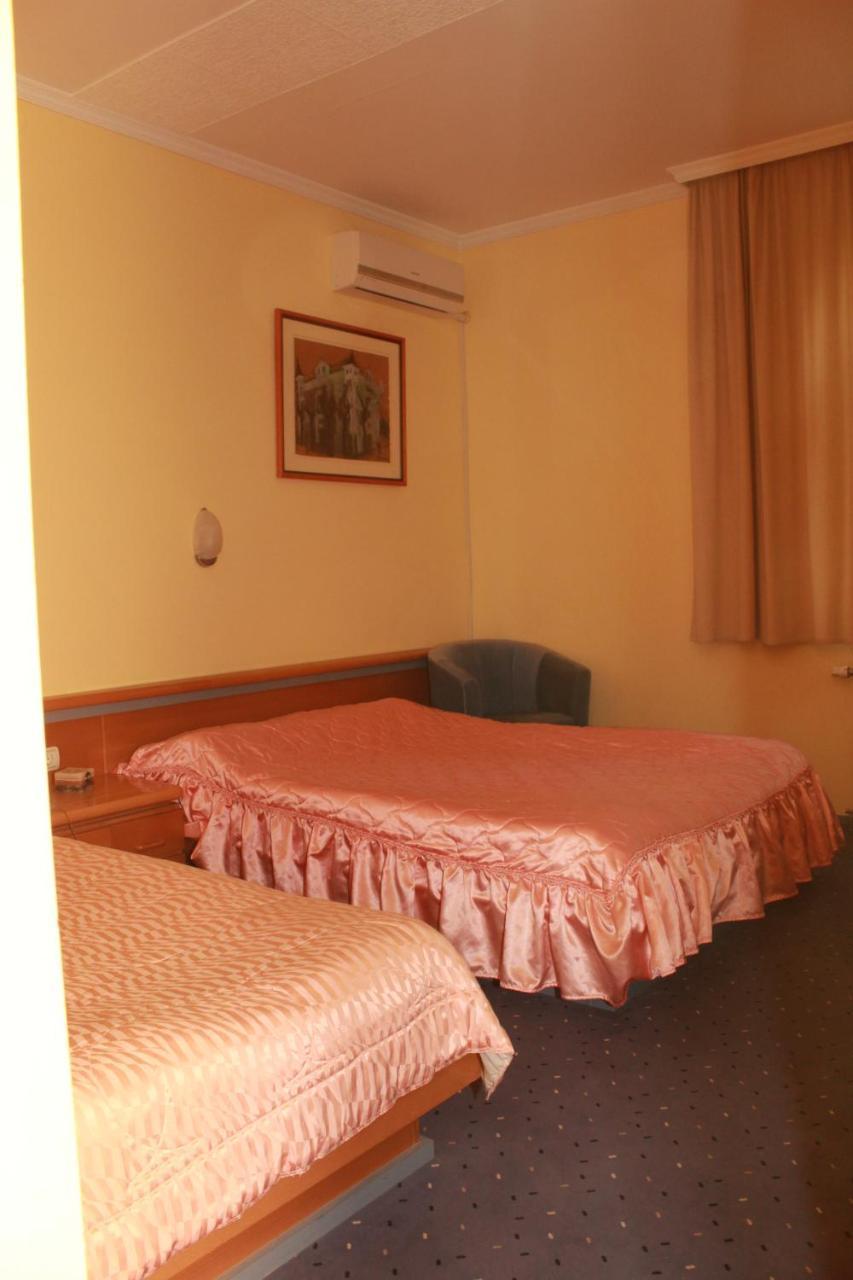 Hotel Prezident Палич Екстериор снимка