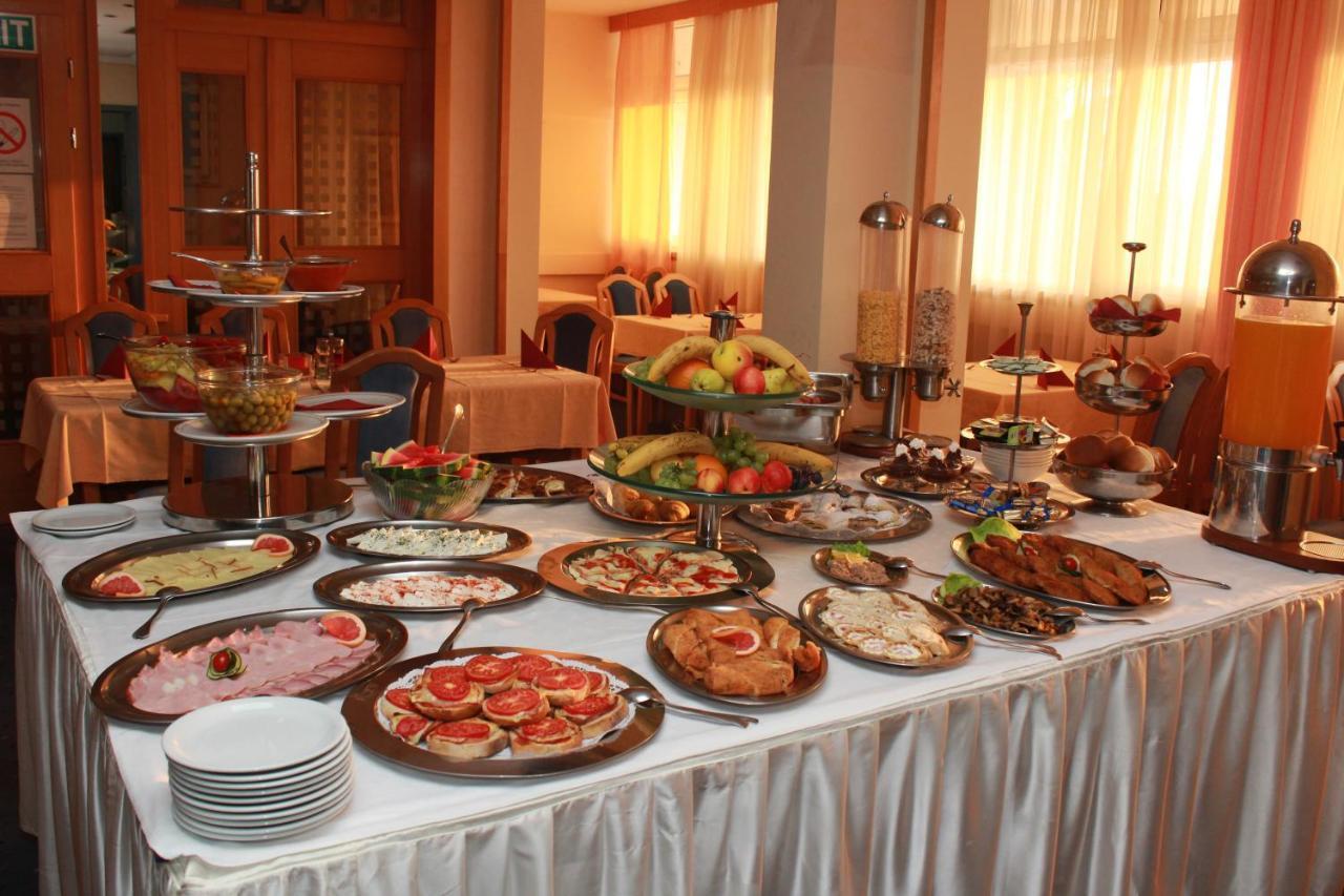 Hotel Prezident Палич Екстериор снимка