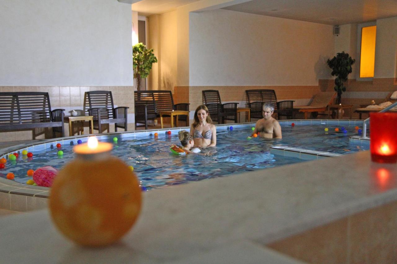 Hotel Prezident Палич Екстериор снимка